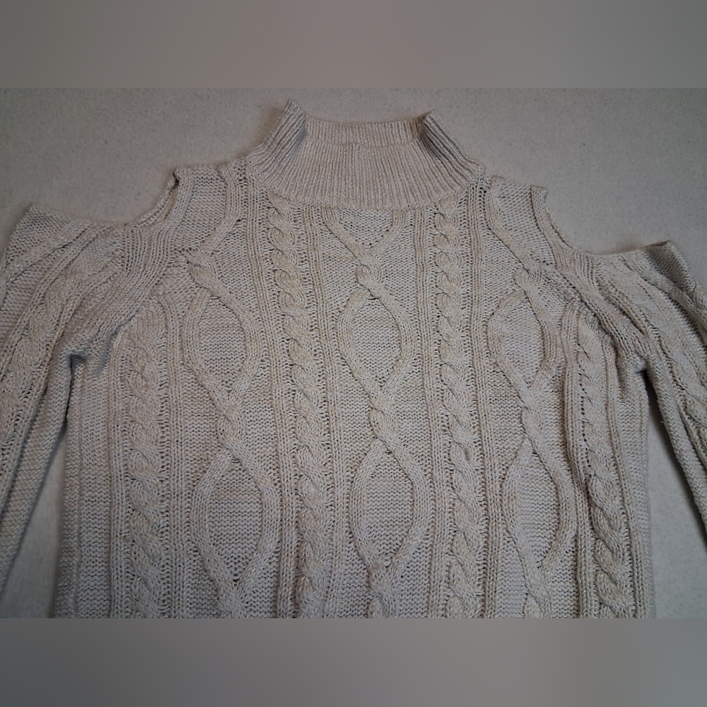 4/20$ ➡️ Ardene Cream Cable Knit Turtleneck Sweater Off The Shoulder - Picture 2 of 5